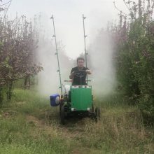 【产品上市四轮自走式喷雾器 汽油四驱喷杆喷雾机 农田大面积防虫雾化机图片】产品上市四轮自走式喷雾器 汽油四驱喷杆喷雾机 农田大面积防虫雾化机